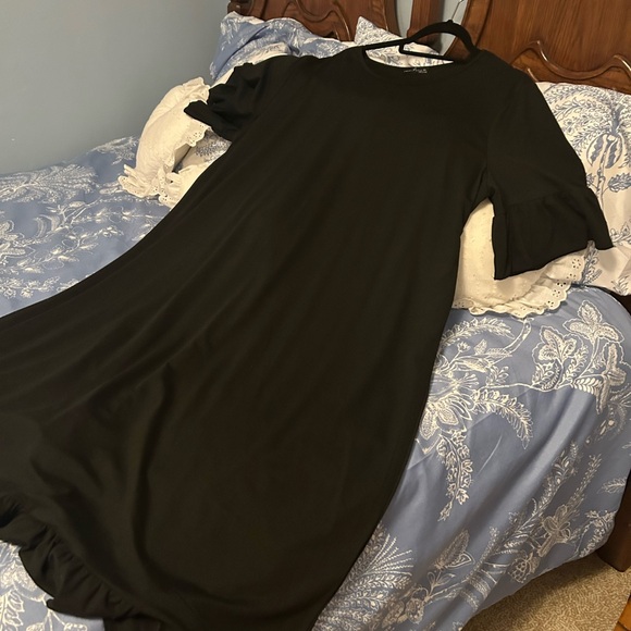 Emery Rose - Picture 2 of 2